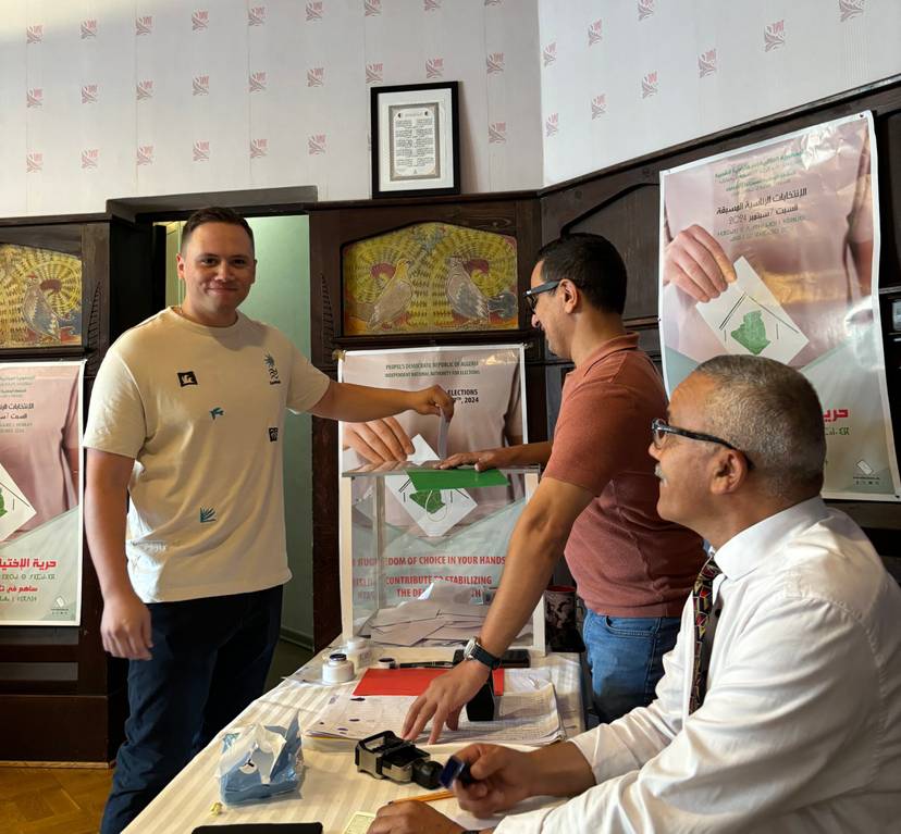 On the last day of the presidential ... Algerian community in Finland continues to flock to the polling centre in Helsinki